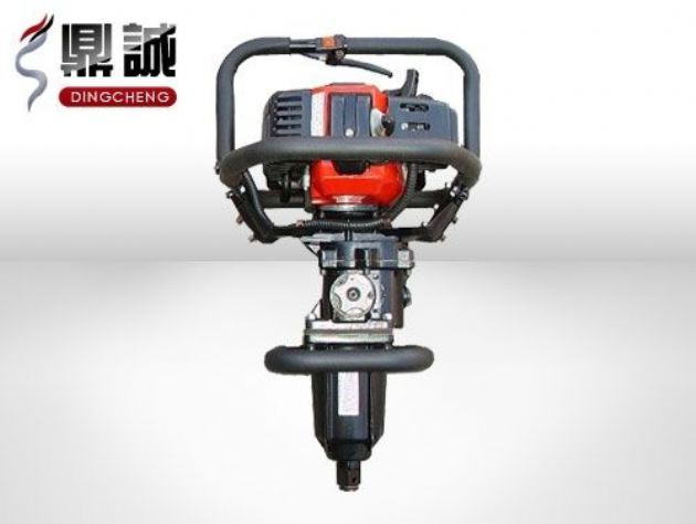 點(diǎn)擊查看詳細(xì)信息<br>標(biāo)題：便攜式內(nèi)燃扳手 閱讀次數(shù)：4387