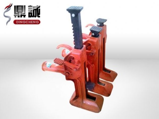 點(diǎn)擊查看詳細(xì)信息<br>標(biāo)題：齒條式起道機(jī) 閱讀次數(shù)：4268