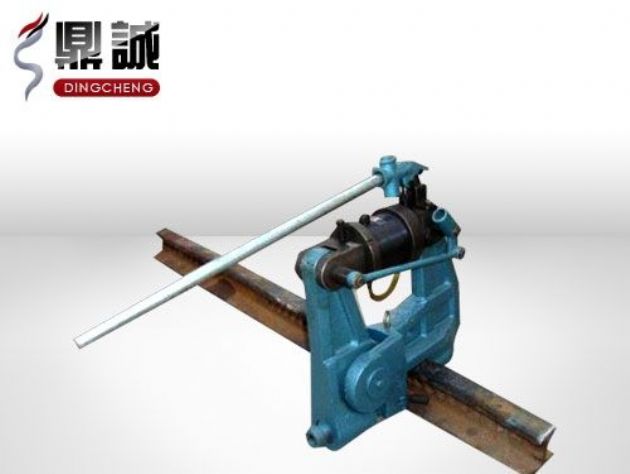 點擊查看詳細(xì)信息<br>標(biāo)題：液壓鋼軌擠孔機 閱讀次數(shù)：4407